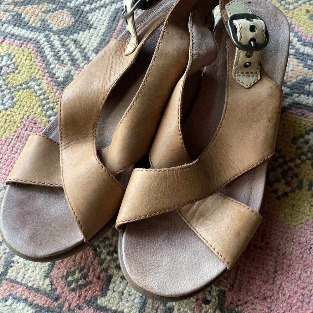 Dansko Jacinda Slingback Leather Wedge Heels Buckle Brown Distressed Size 38